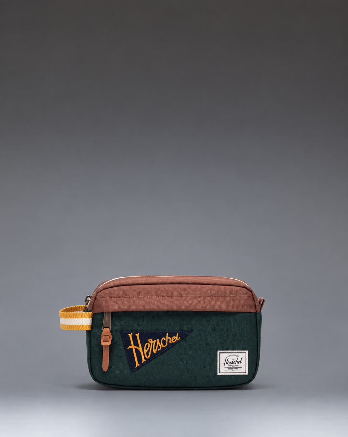 HERSCHEL CHAPTER TRAVEL KIT PATCHES GREEN GAL