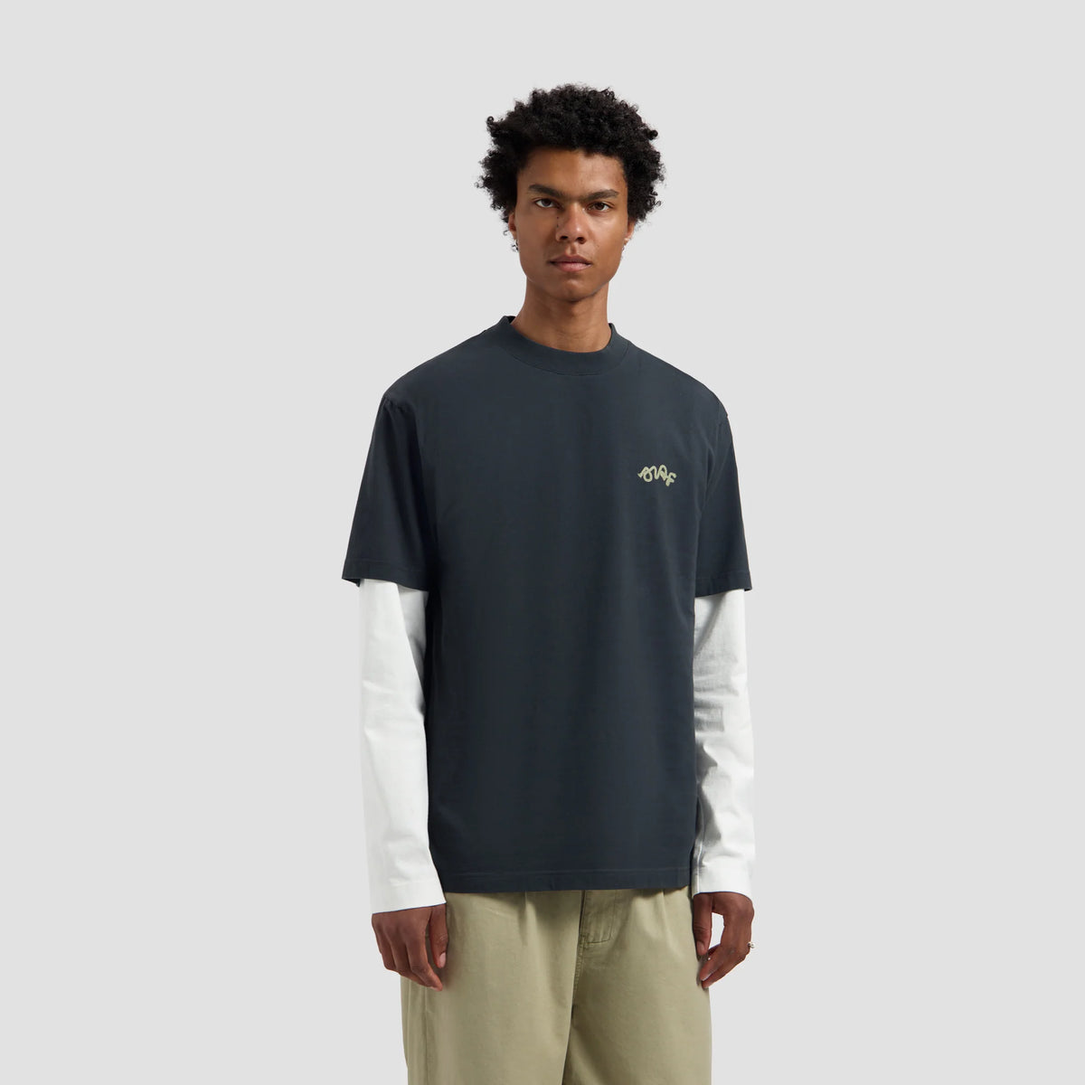 OLAF HUSSEIN LASSO SIGNATURE TEE - CHARCOAL