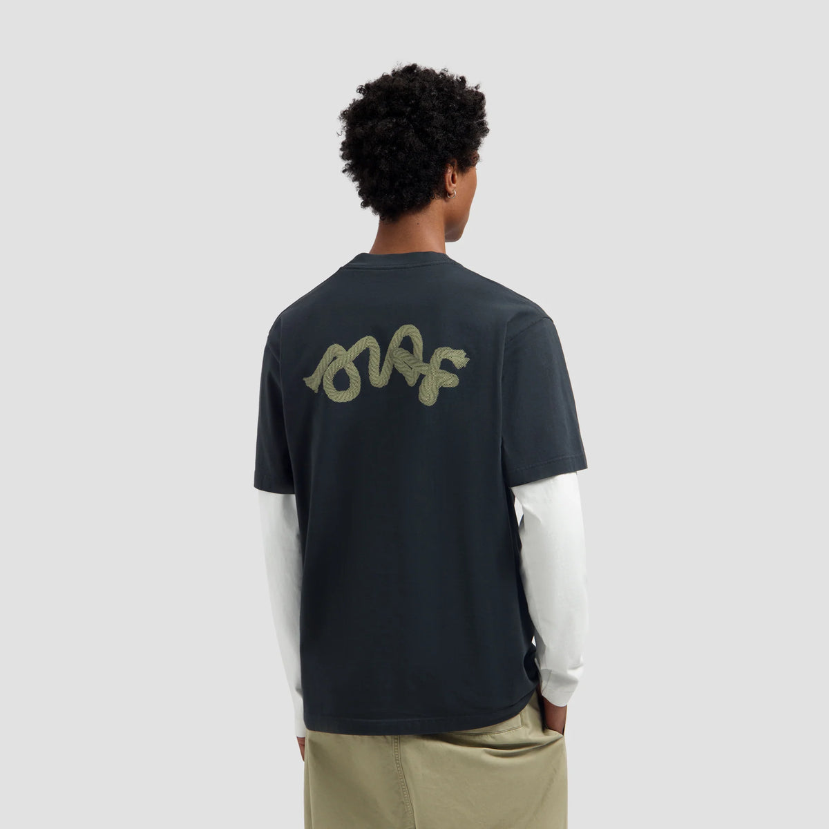 OLAF HUSSEIN LASSO SIGNATURE TEE - CHARCOAL
