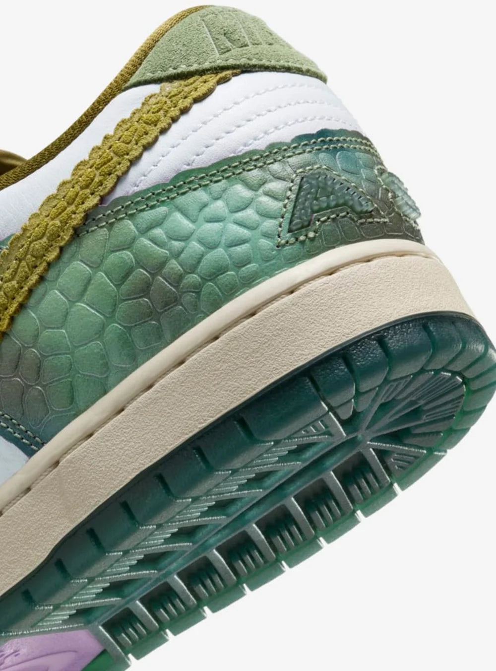 NIKE SB DUNK LOW ALEXIS SABLONE CHAMELEON
